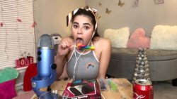 Sostén de dulces y chupando paletas ASMR? Yolany?.mp4_20200312_144640.776.jpg