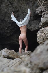 nataliemaeyoga-13-09-2020-116924763-The White...Slip.jpg