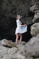 nataliemaeyoga-13-09-2020-116924766-The White...Slip.jpg