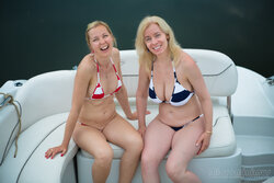MM_BethSmiles_PushingTheBoatOut-007.jpg