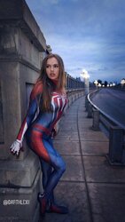 spiderman-7nilv1iend-750x1334.jpg
