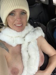 forums.socialmediagirls.com