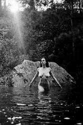 Heloisa Vecchio - Isa Reda - Cachoeira dos Sonhos HP5+ (4).JPG