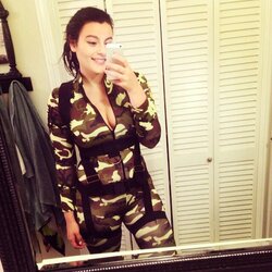 Janelle WcAAX6Of.jpg