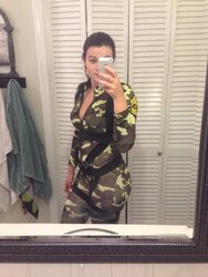 janelle CcwAAofey.jpg