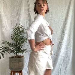 Cream colored URBAN OUTFITTERS denim wrap skirt! I... - Depop.MP4_snapshot_00.06_[2021.10.23_0...jpg